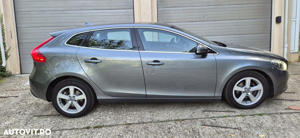Volvo V40 D2 Momentum - 2