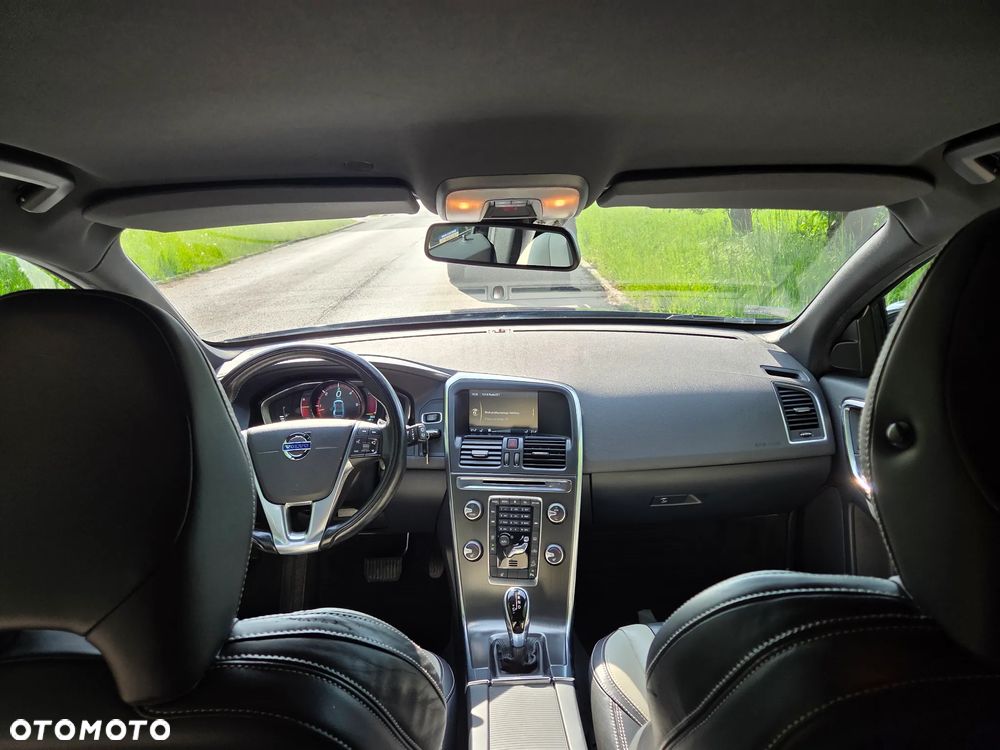 Volvo XC 60 D5 AWD Summum - 11