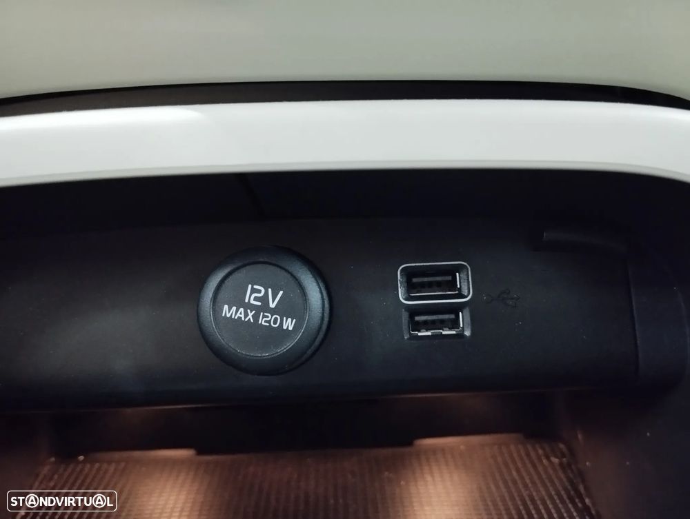 Volvo XC 40 2.0 D3 Inscription Geartronic - 34