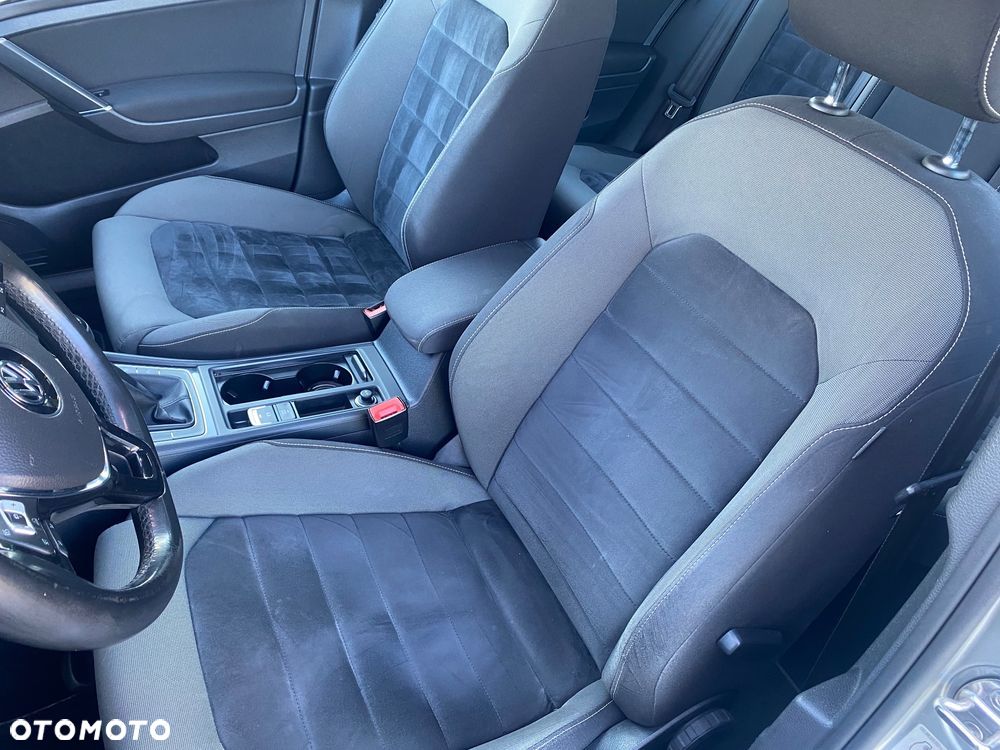 Volkswagen Golf VII 1.6 TDI BlueMotion Trendline - 17