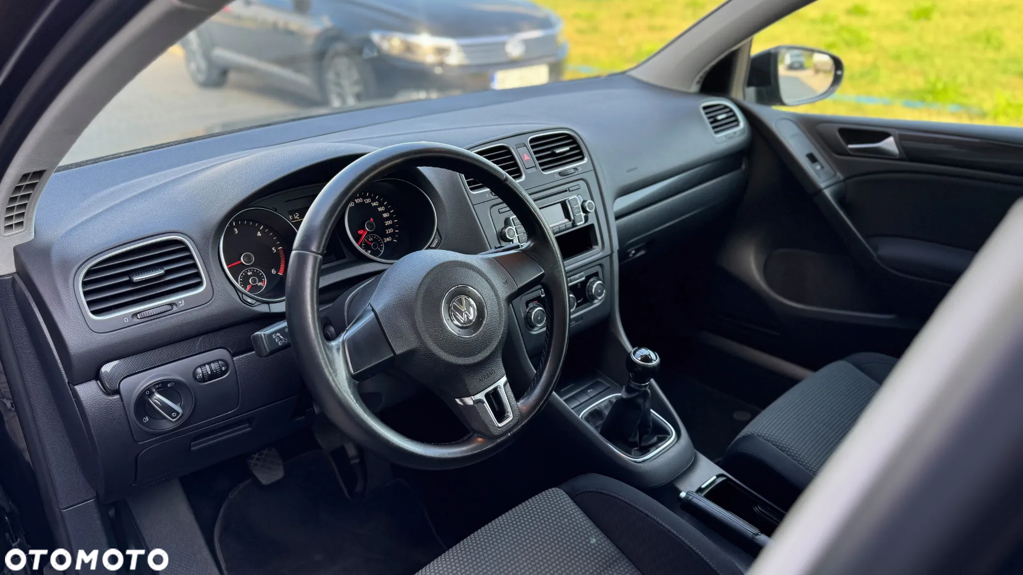 Volkswagen Golf VI 2.0 TDI Comfortline - 14