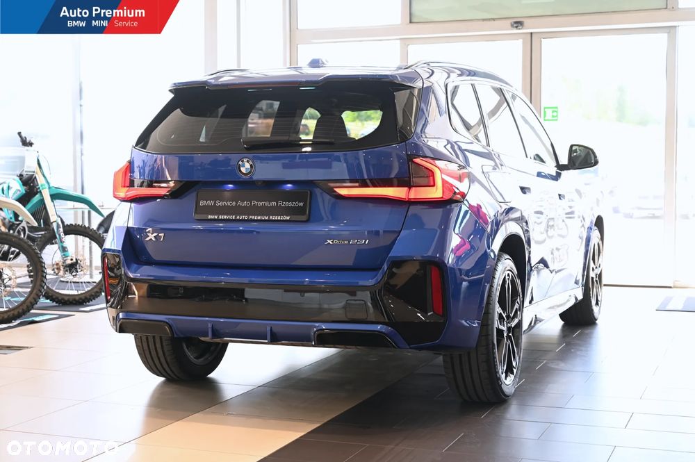 BMW X1 xDrive23i mHEV - 20