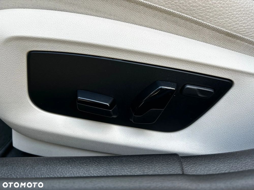 BMW Seria 5 530e xDrive M Sport sport - 23