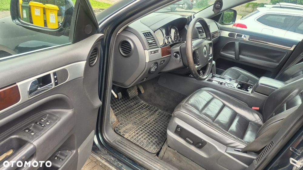 Volkswagen Touareg 2.5 R5 TDI Tiptr - 24