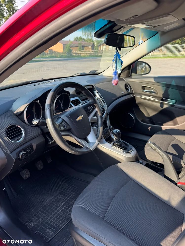 Chevrolet Cruze 1.6 LT - 8