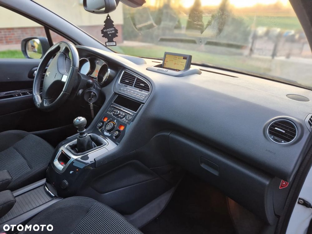 Peugeot 5008 1.6 THP Active - 11