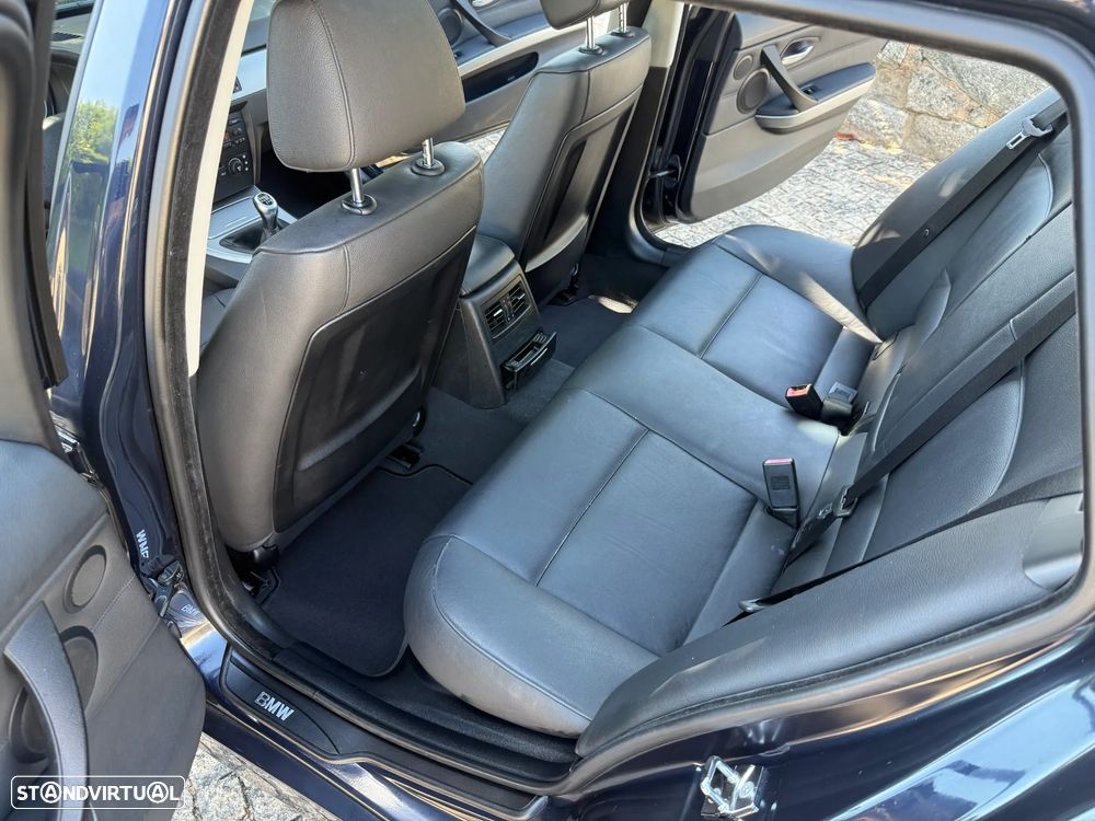 BMW 320 - 18