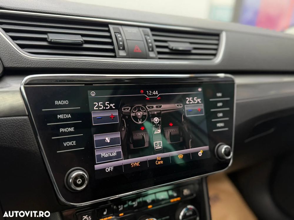 Skoda Superb Combi 2.0 TDI DSG Premium Edition - 17