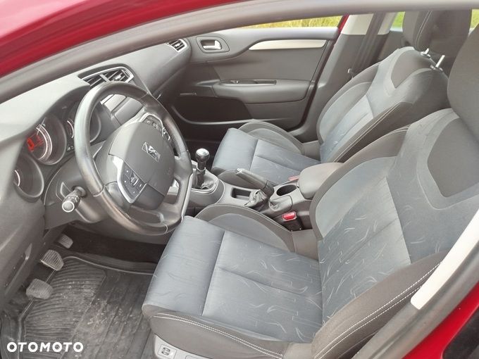 Citroën C4 VTi 120 90 Jahre - 8
