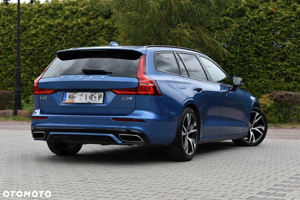 Volvo V60 D3 R-Design - 4