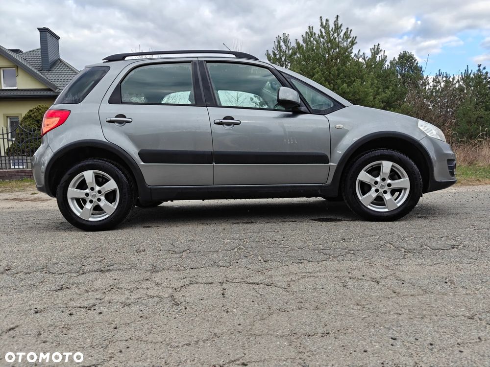 Suzuki SX4 1.6 Comfort Plus 4WD - 1