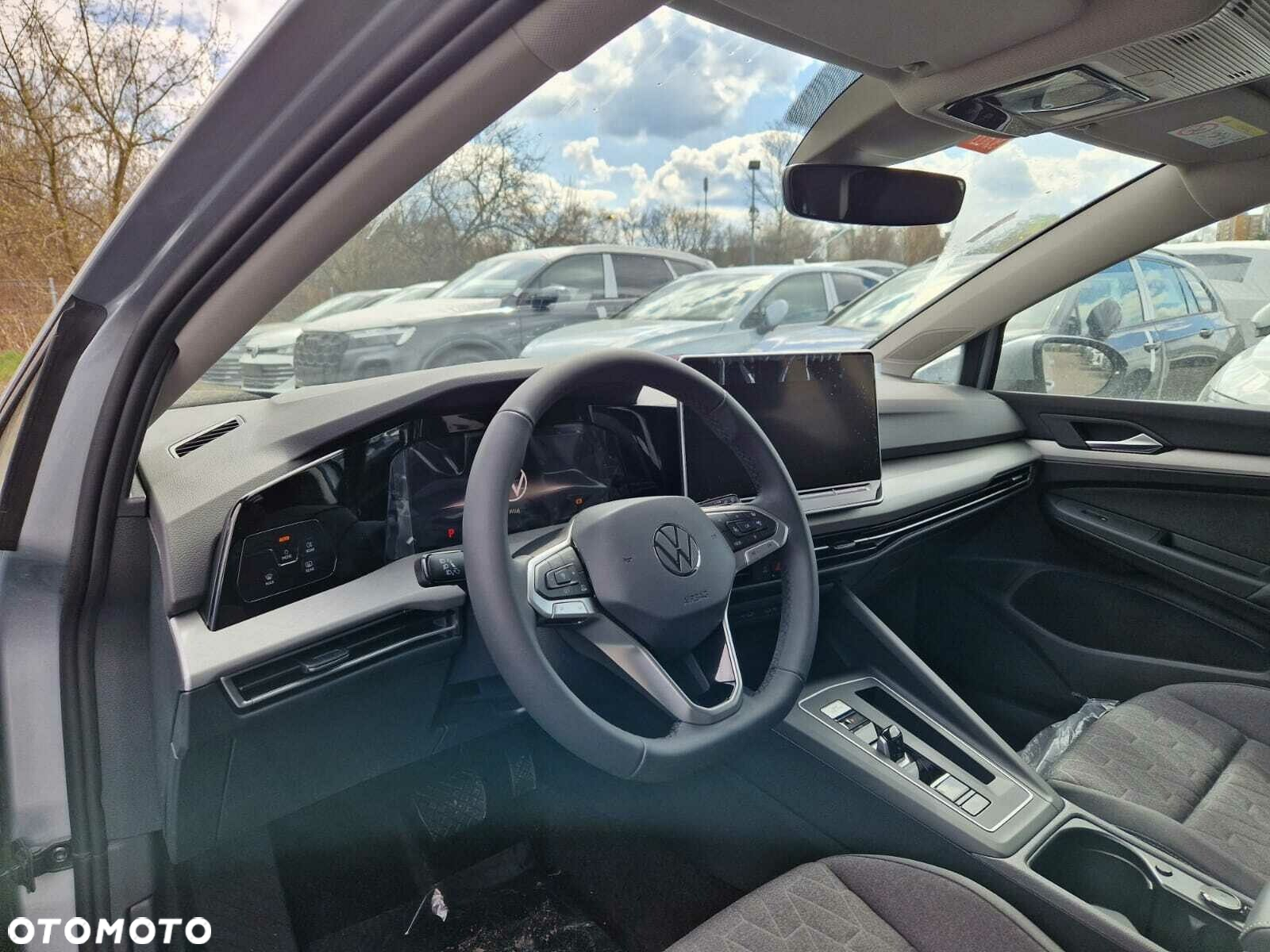 Volkswagen Golf - 9
