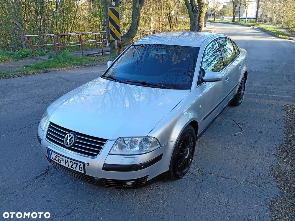 Volkswagen Passat 1.6 GL - 1