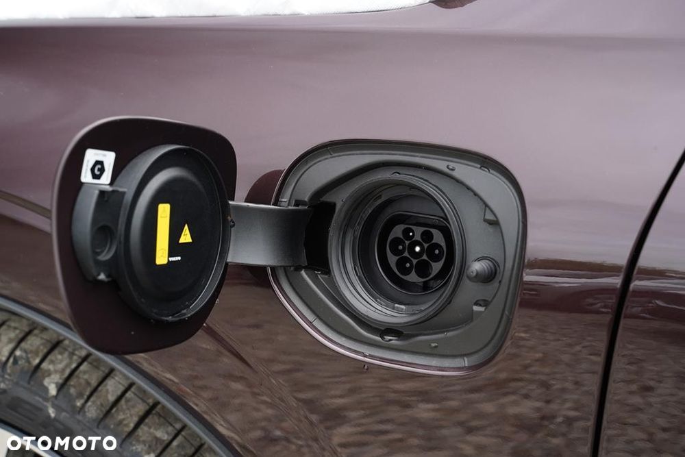 Volvo XC 60 T6 Plug-In Hybrid AWD Ultra Dark - 25