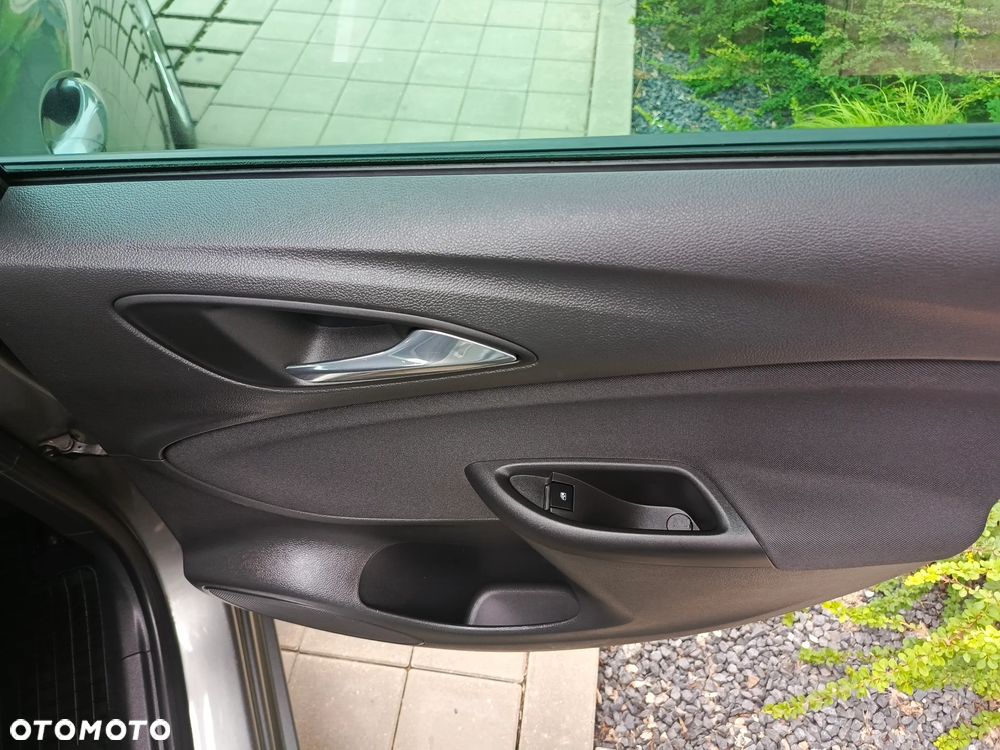 Opel Astra 1.4 Turbo Innovation - 26
