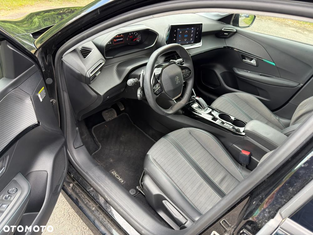 Peugeot 208 - 14