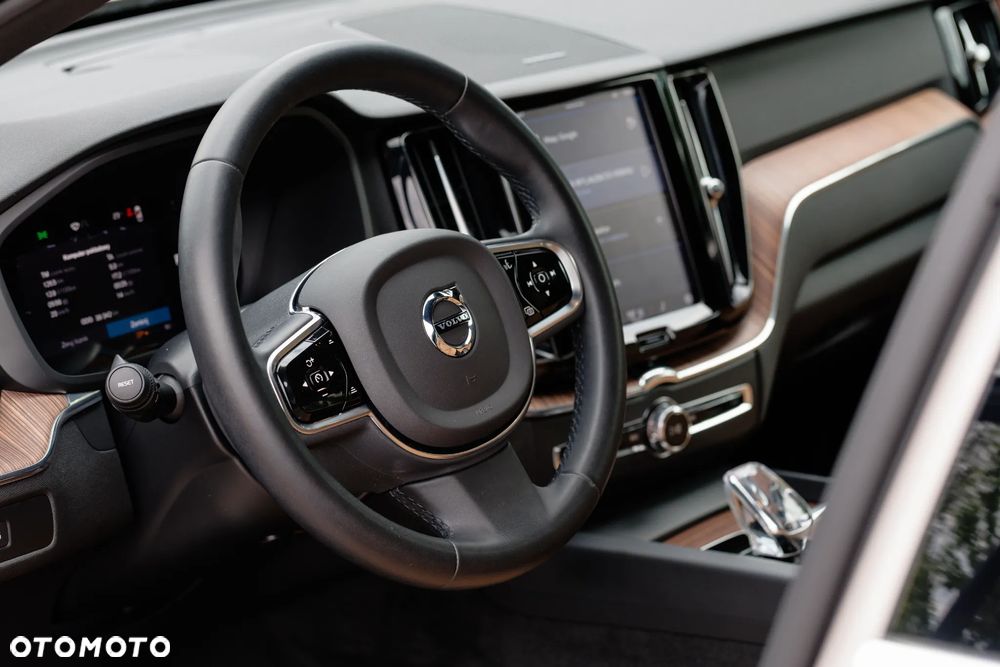 Volvo XC 60 B4 B Plus Bright - 36
