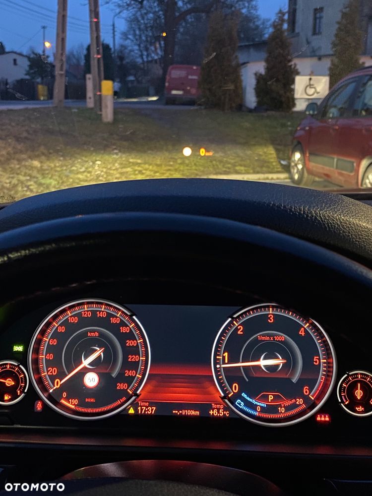 BMW Seria 5 525d xDrive - 18