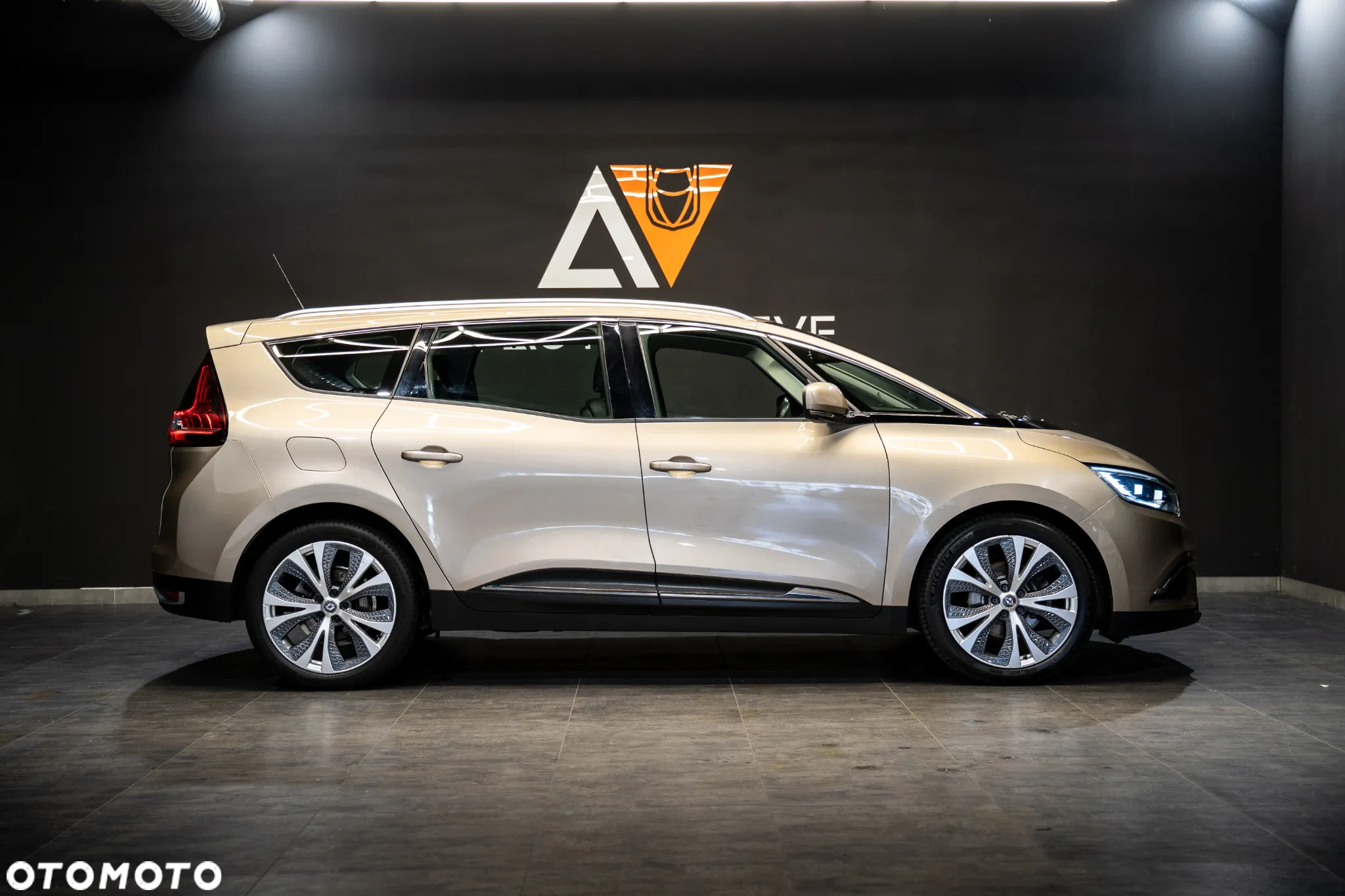 Renault Scenic 1.3 TCe Energy Intens EDC - 4