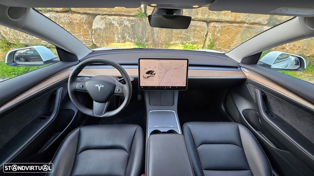 Tesla Model 3 - 10
