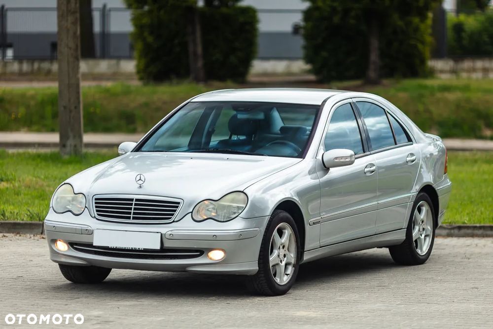 Mercedes-Benz Klasa C 240 Avantgarde Sport Edition - 3