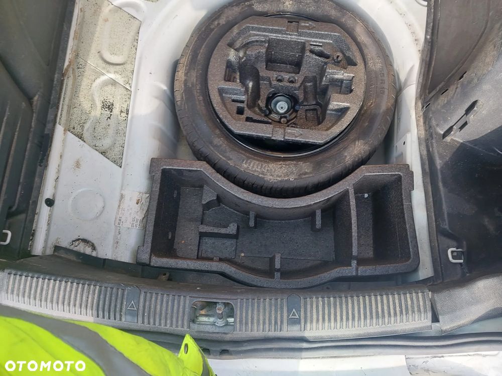 Skoda Fabia 1.2 TSI Active Plus - 17