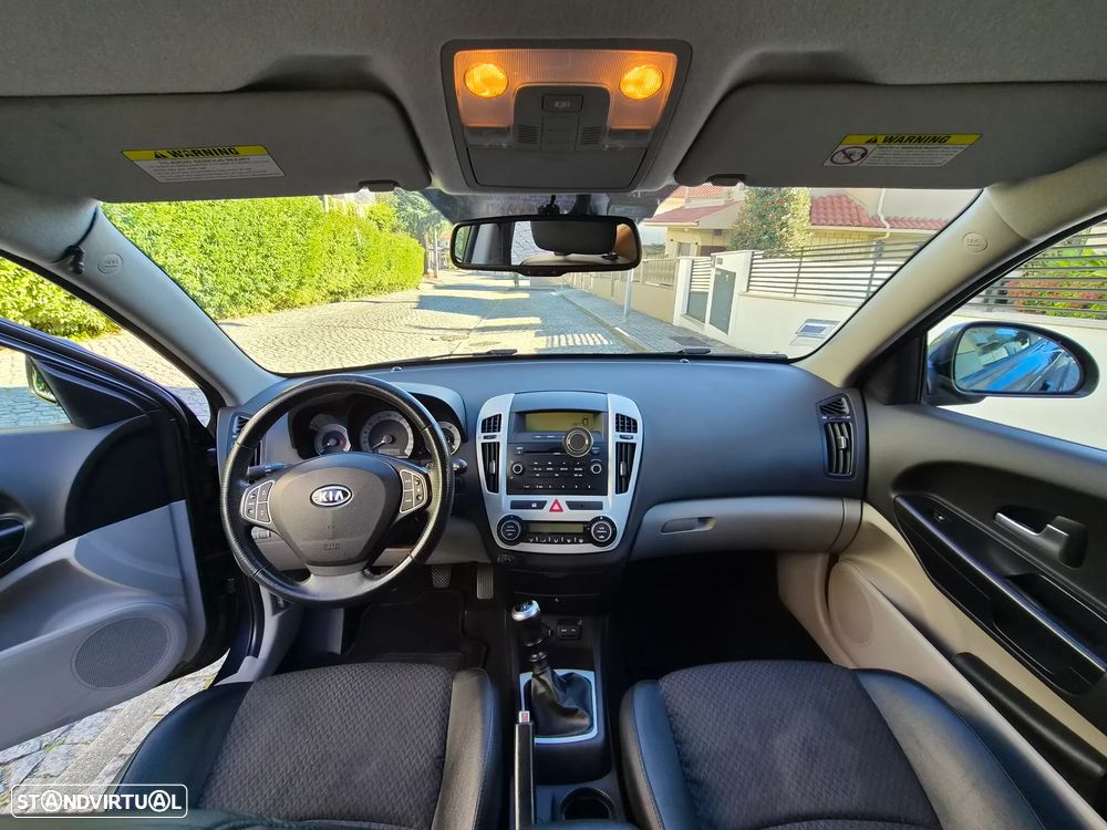 Kia Ceed - 14