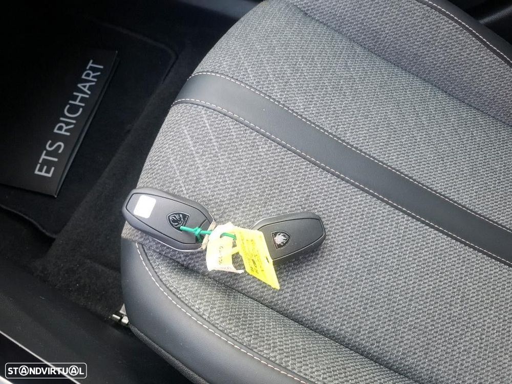 Peugeot E-2008 2024 photo 4