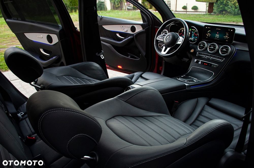 Mercedes-Benz GLC 300 de 4Matic 9G-TRONIC AMG Line Plus - 33