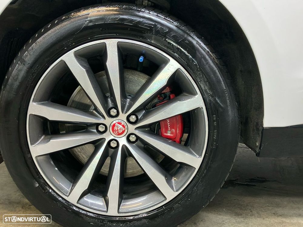 Jaguar F-Pace - 23