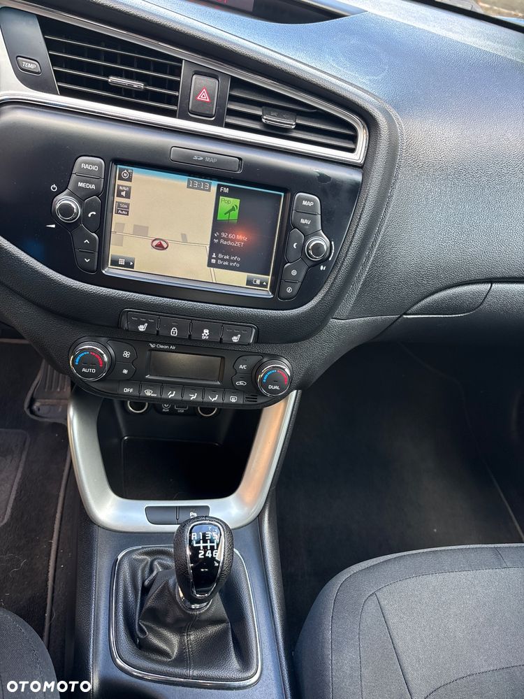 Kia Ceed 1.6 CRDi 136 ISG Dream-Team Edition - 33