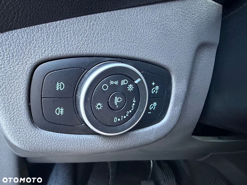 Ford Transit Connect - 17