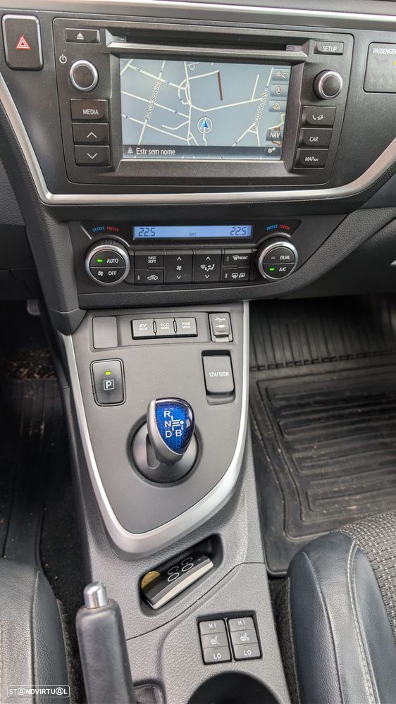 Toyota Auris Touring Sports 1.8 HSD Exclusive+Navi - 4