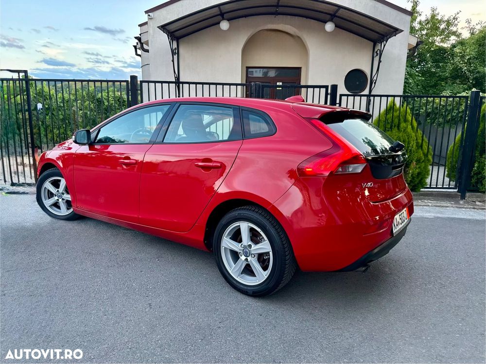 Volvo V40 T2 Momentum - 8