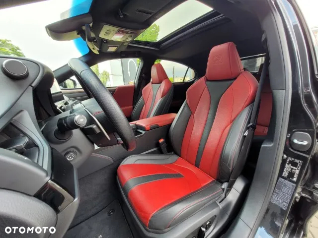 Lexus ES 300h F Sport Edition - 12