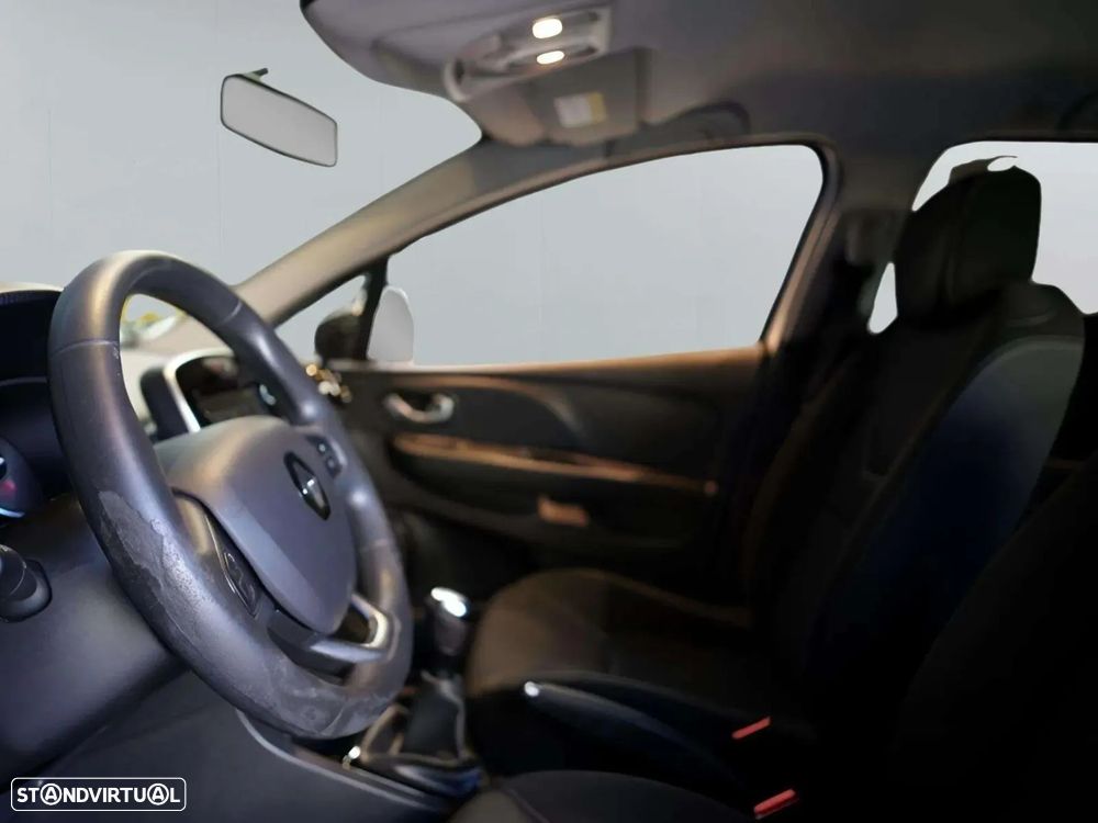 Renault Clio Sport Tourer - 9