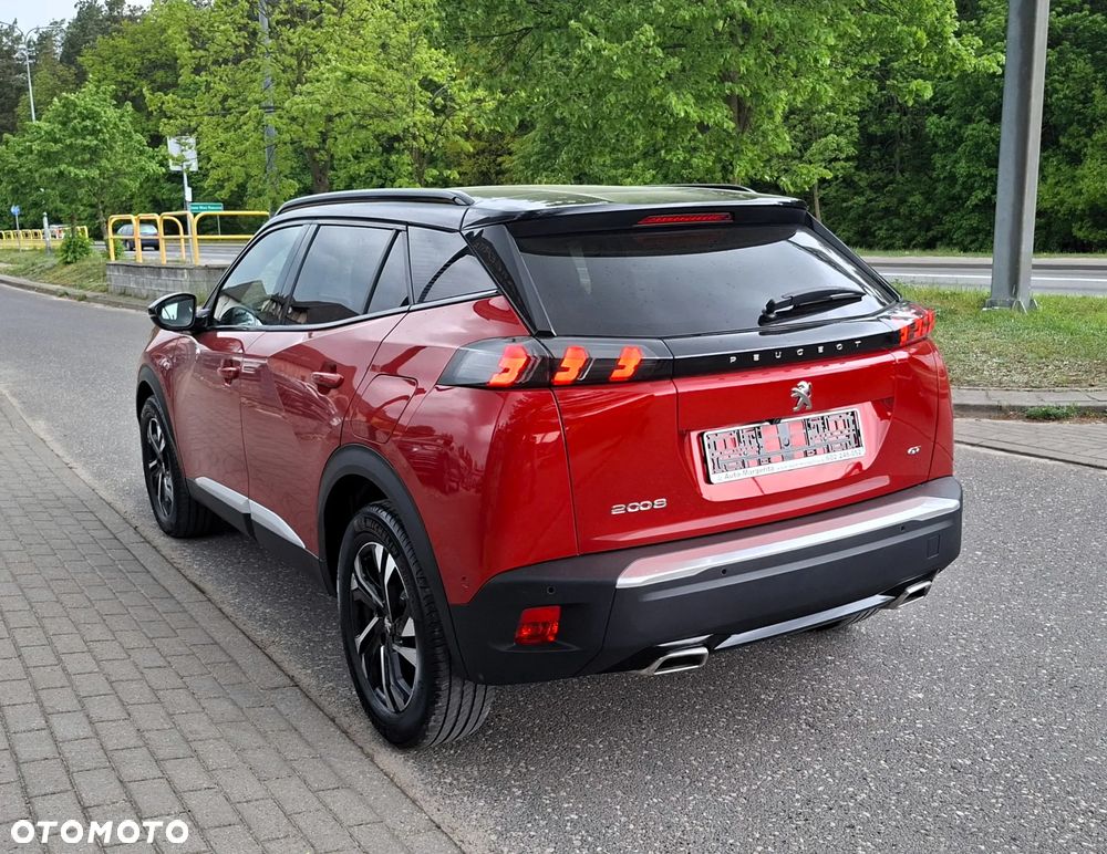Peugeot 2008 PureTech 130 EAT8 GT - 4