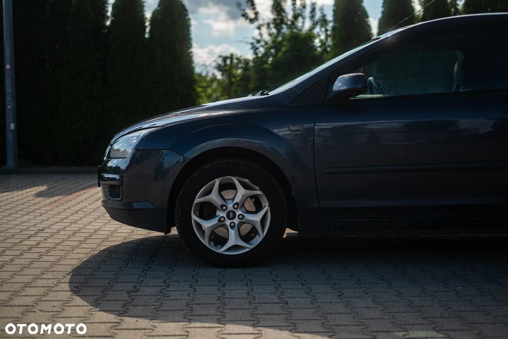 Ford Focus 1.4 Ambiente - 8