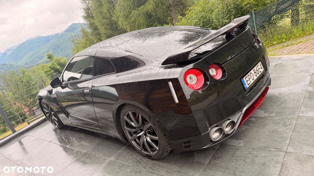 Nissan GT-R - 22