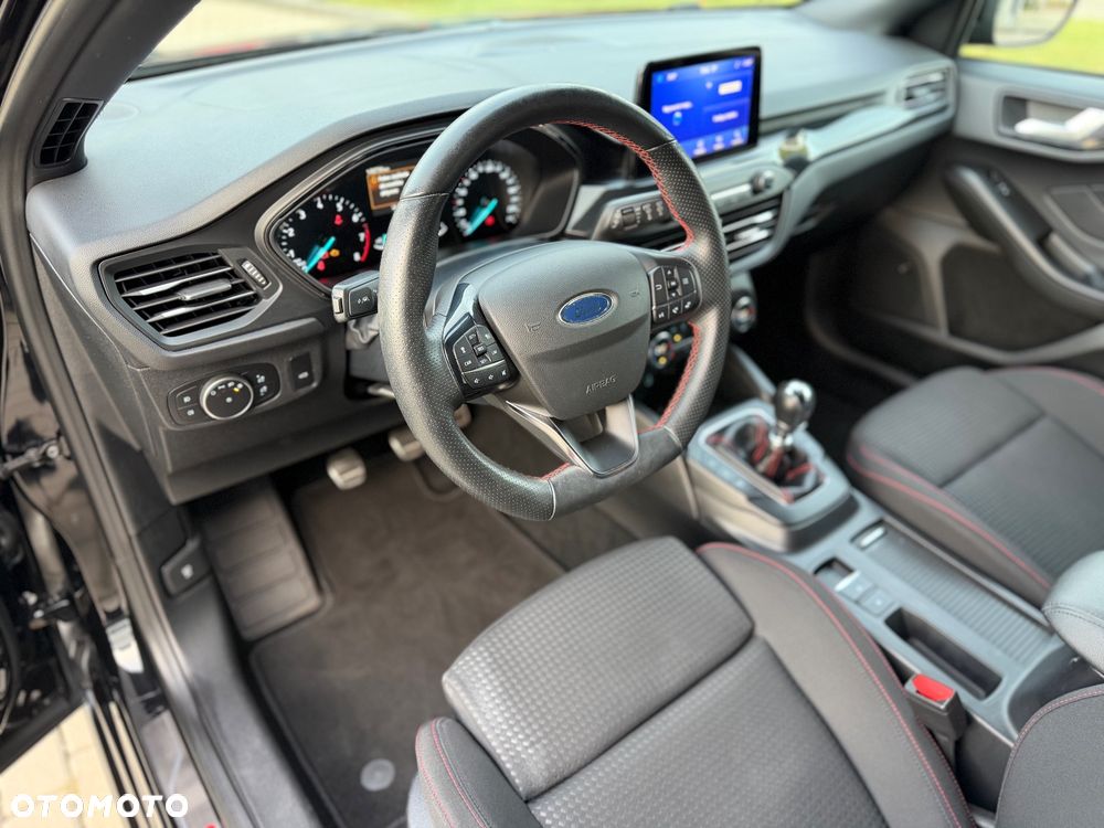 Ford Focus 1.0 EcoBoost Hybrid ST-LINE X - 8