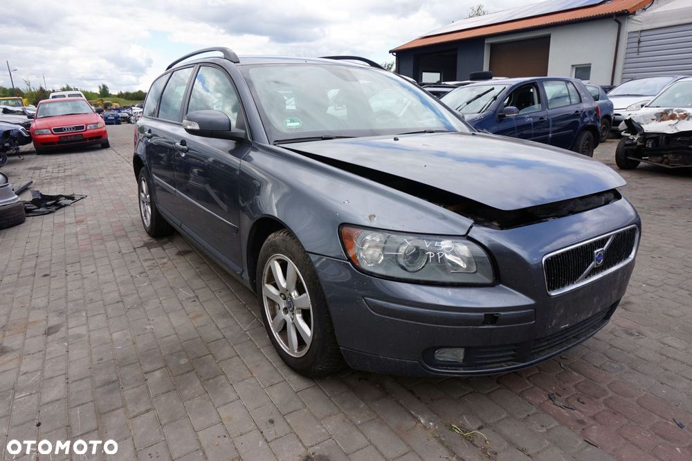 VOLVO V50  KOMBI 2007 455-16 2.0 D D4204T 136KM MMT6 SZARY na części - 7