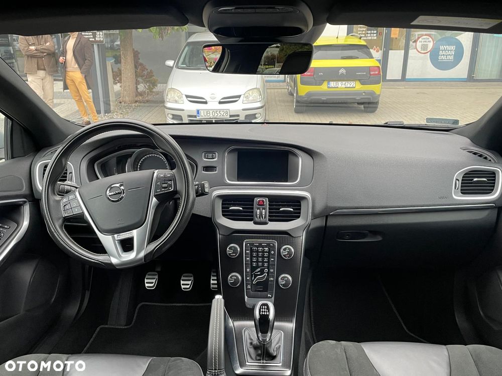 Volvo V40 T3 Drive-E R-Design Momentum - 3