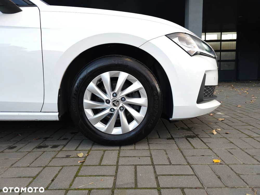 Skoda Superb 2.0 TDI SCR Essence DSG - 13
