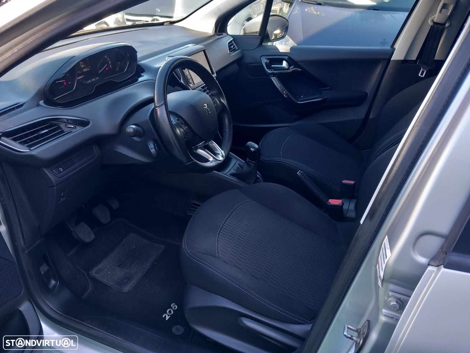 Peugeot 208 1.6 BlueHDi Active - 8