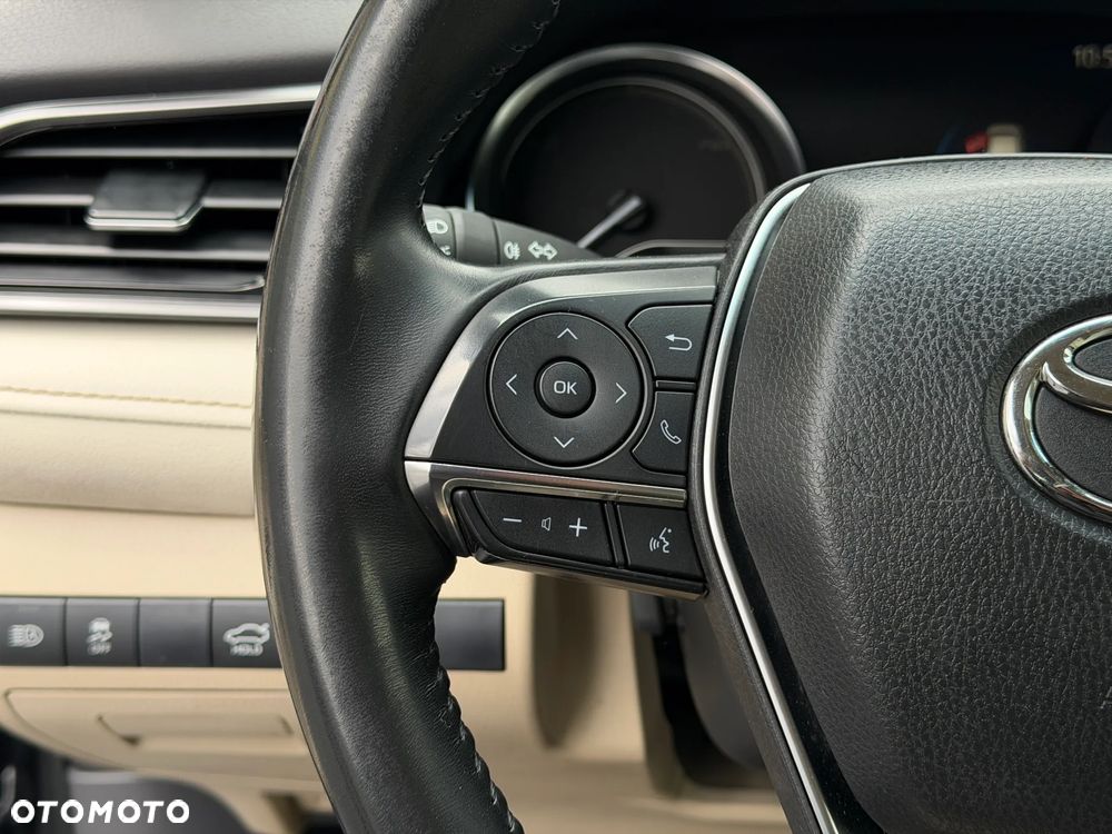 Toyota Camry 2.5 Hybrid Executive CVT - 17