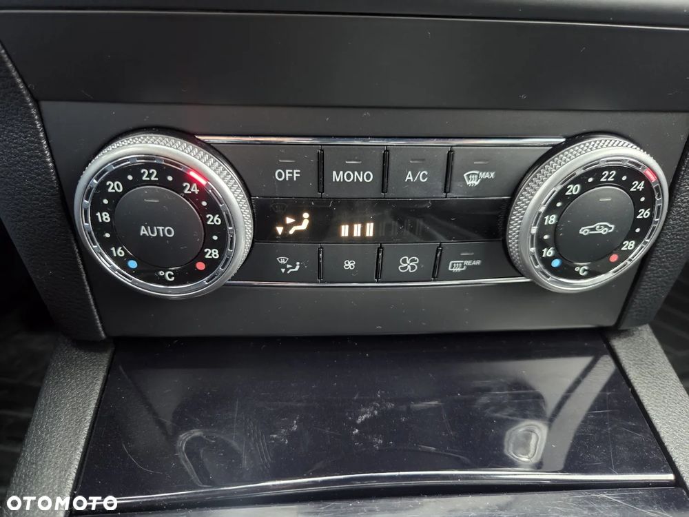 Mercedes-Benz GLK - 28