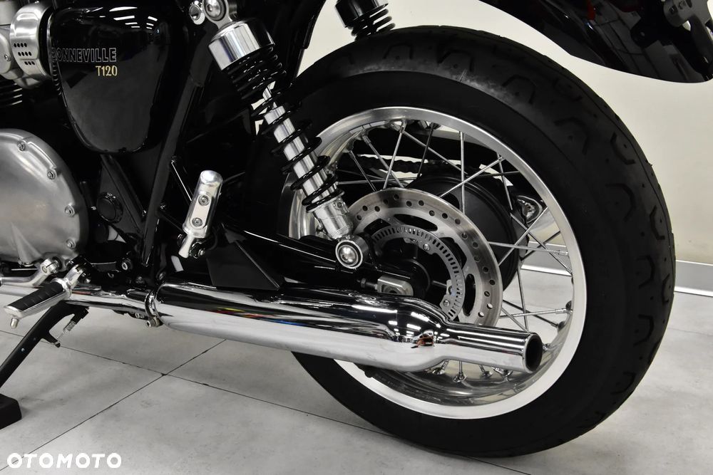 Triumph Bonneville - 39