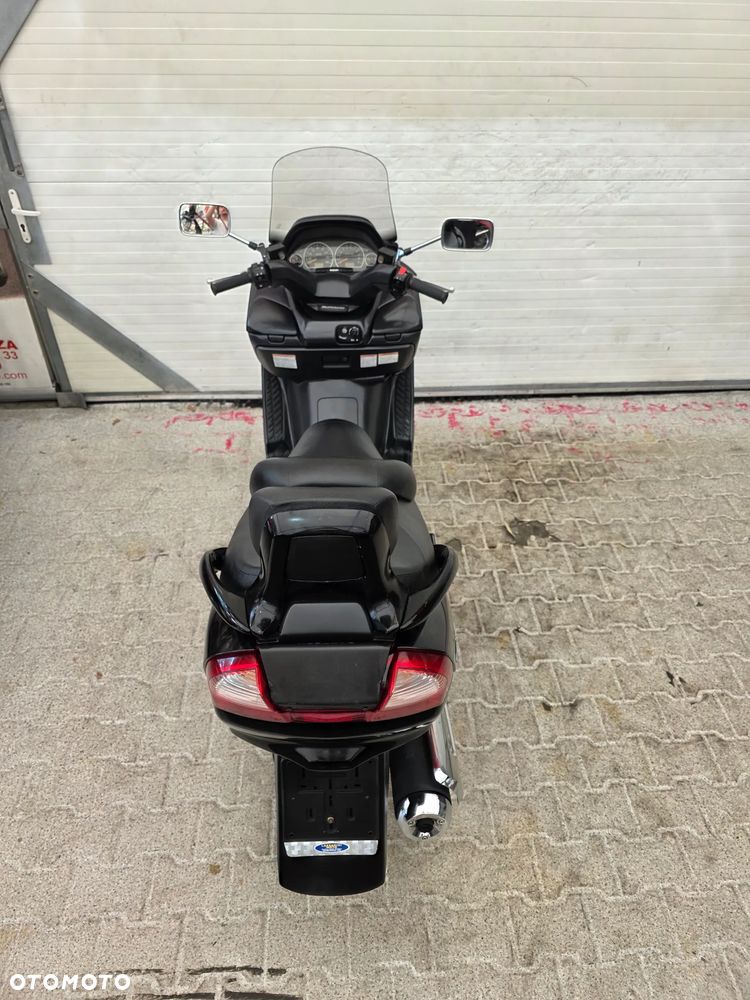 Suzuki Burgman - 26