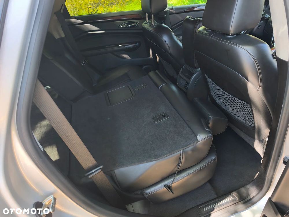 Cadillac SRX - 26