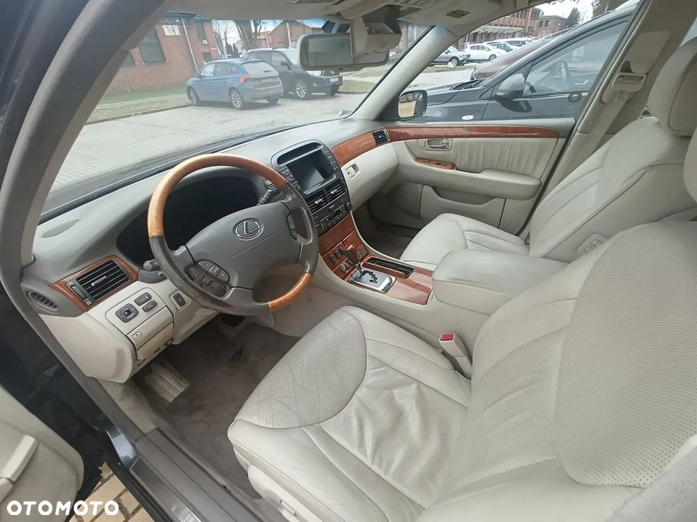 Lexus LS Comfort - 10